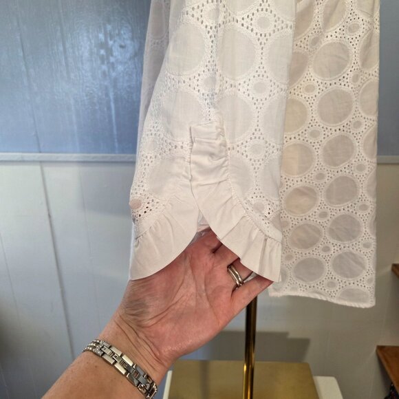 Isaac Mizrahi Size 8 White Scalloped 3/4 Semi Sheer Button Up Eyelet Blouse - Picture 5 of 12